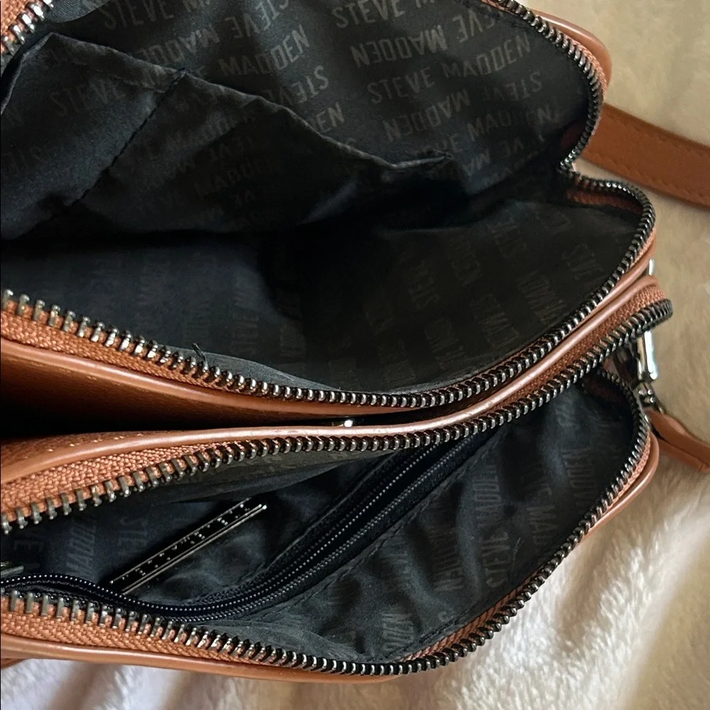NWOT/ Never Used Steve Madden Tan Embossed Crossbody Bag